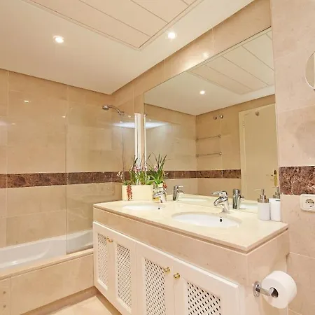 Apartment Penthouse In Benahavis With Terrace And Jacuzzi