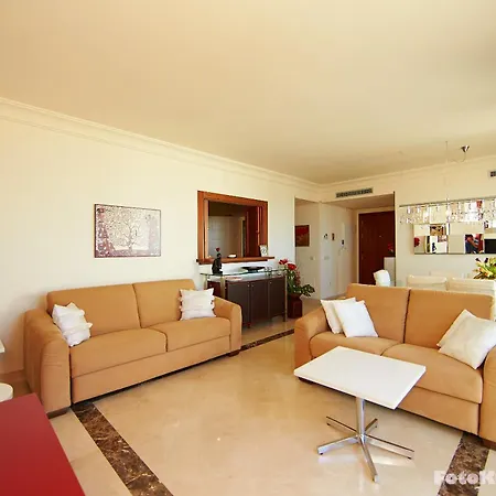 Penthouse In Benahavis With Terrace And Jacuzzi Apartment