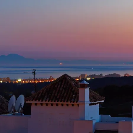 Penthouse In Benahavis With Terrace And Jacuzzi Apartment