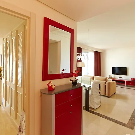 Penthouse In Benahavis With Terrace And Jacuzzi Apartment