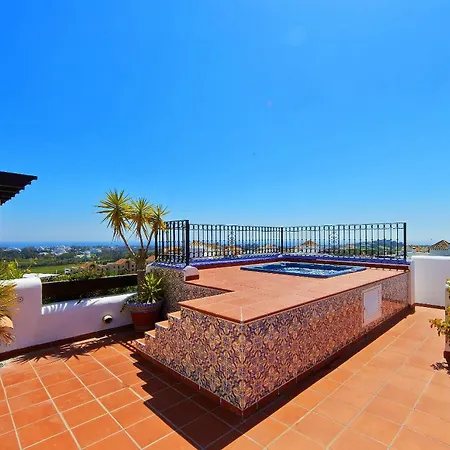 Apartment Penthouse In Benahavis With Terrace And Jacuzzi